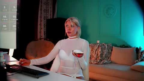 Snapshot of lindsi_luvviv chatting on 21, 12, 2025 lindsi_luvviv online show from 21, 12, 2025