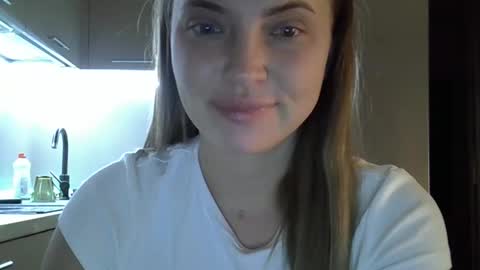 Snapshot of lindsisecret chatting on 27, 10, 2025 Anna online show from 27, 10, 2025