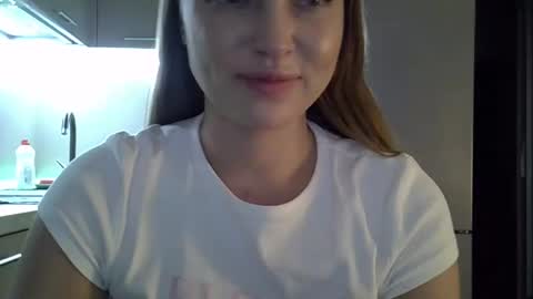 Snapshot of lindsisecret chatting on 28, 10, 2025 Anna online show from 28, 10, 2025