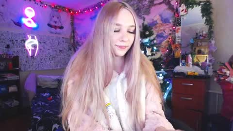 Snapshot of linlin_cuteeee chatting on 7, 1, 2025 Lin online show from 7, 1, 2025