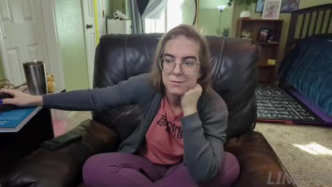 Snapshot of linzy19 chatting on 10, 12, 2024 Linzy19 online show from 10, 12, 2024