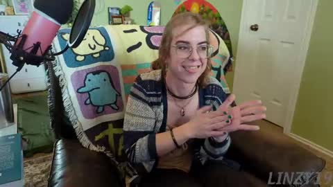 Snapshot of linzy19 chatting on 27, 2, 2025 Linzy19 online show from 27, 2, 2025