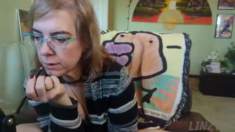 Snapshot of linzy19 chatting on 26, 9, 2025 Linzy19 online show from 26, 9, 2025