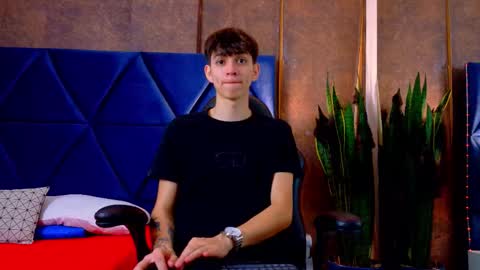 Snapshot of lionfoster chatting on 21, 10, 2025 LION FOSTER online show from 21, 10, 2025