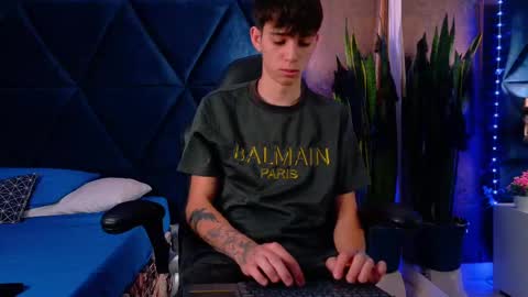 Snapshot of lionfoster chatting on 23, 10, 2025 LION FOSTER online show from 23, 10, 2025