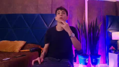 Snapshot of lionfoster chatting on 2, 12, 2025 LION FOSTER online show from 2, 12, 2025