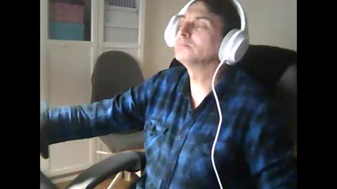 Snapshot of liongr69 chatting on 8, 3, 2025 liongr69 online show from 8, 3, 2025