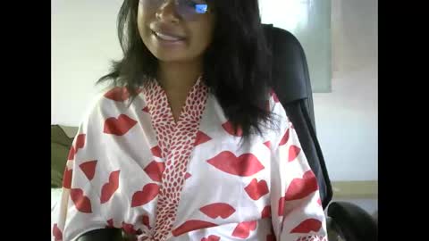 liora online show from 19, 4, 2026