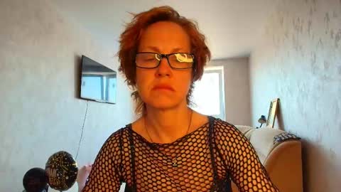 Liora Weiss online show from 21, 5, 2026