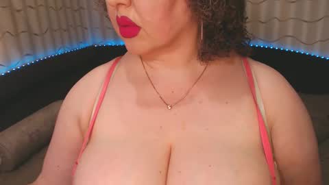 Snapshot of lipsaddiction chatting on 2, 2, 2025 LIpsAddiction online show from 2, 2, 2025