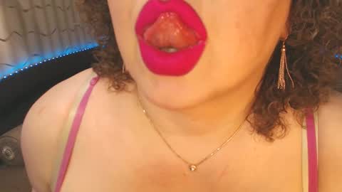 Snapshot of lipsaddiction chatting on 4, 3, 2025 LIpsAddiction online show from 4, 3, 2025