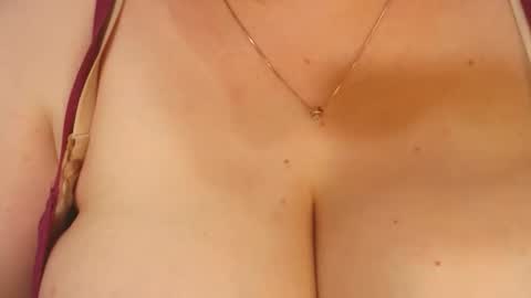 Snapshot of lipsaddiction chatting on 23, 9, 2025 LIpsAddiction online show from 23, 9, 2025