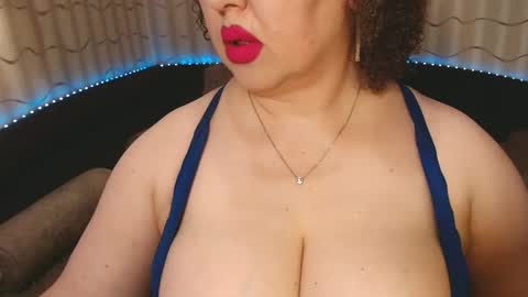 Snapshot of lipsaddiction chatting on 2, 11, 2025 LIpsAddiction online show from 2, 11, 2025