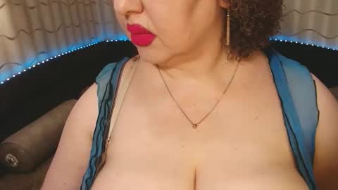 Snapshot of lipsaddiction chatting on 7, 11, 2025 LIpsAddiction online show from 7, 11, 2025