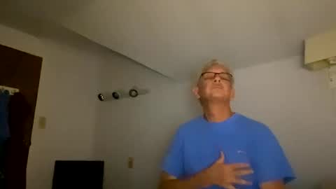 Snapshot of liqu4ever chatting on 19, 9, 2025 I forgot online show from 19, 9, 2025