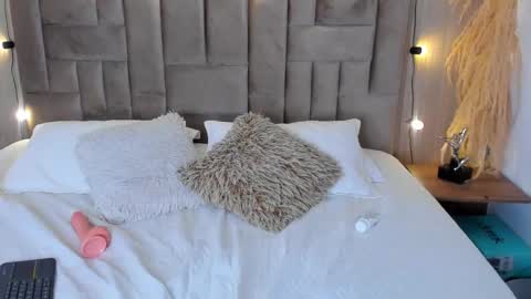 Snapshot of lisa_baker1 chatting on 11, 3, 2025 Lisa Baker online show from 11, 3, 2025