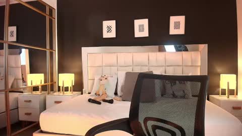 Lisa online show from 4, 2, 2025