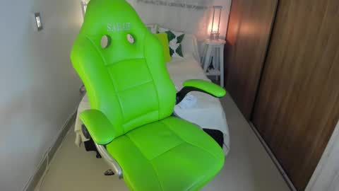 Lisa  online show from 25, 9, 2025