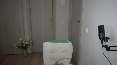 Snapshot of lisa_graham chatting on 21, 10, 2025 lisa_graham online show from 21, 10, 2025