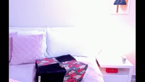 Snapshot of lisa_laurentt chatting on 21, 12, 2025 lisa laurent online show from 21, 12, 2025