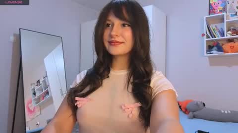 Snapshot of lisa_mzemta chatting on 18, 10, 2025 Lisa online show from 18, 10, 2025