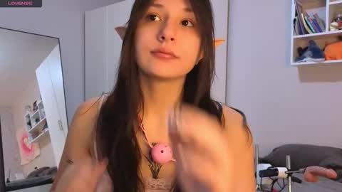 Snapshot of lisa_mzemta chatting on 19, 12, 2025 Lisa online show from 19, 12, 2025