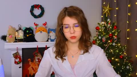  Lisa  online show from 8, 1, 2025