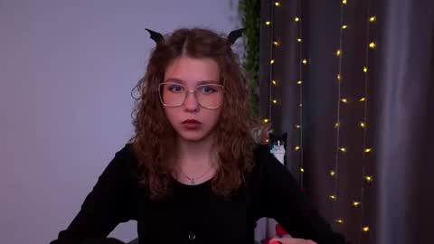  Lisa  online show from 1, 11, 2025