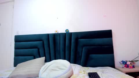 lisa white  online show from 19, 2, 2025