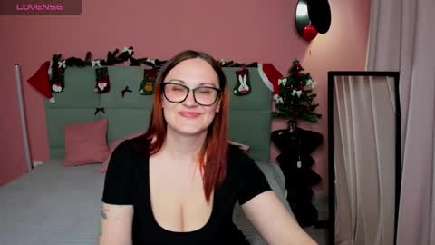 Snapshot of lisaamoree chatting on 15, 12, 2025 Ur sensual Lisa online show from 15, 12, 2025