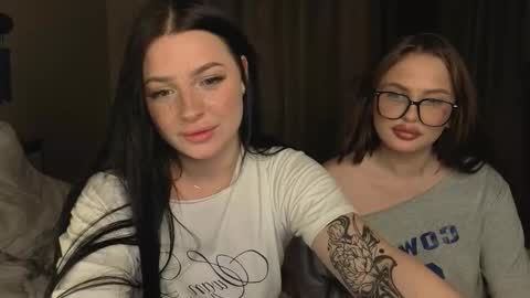 Snapshot of lisaanddenis chatting on 30, 9, 2025 Lisa and Den online show from 30, 9, 2025