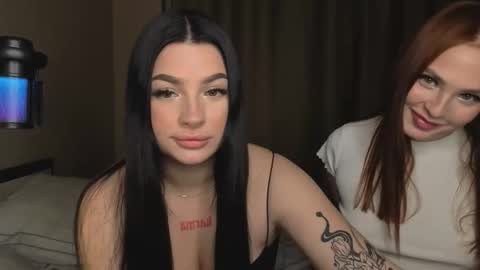 Snapshot of lisaanddenis chatting on 5, 10, 2025 Lisa and Den online show from 5, 10, 2025