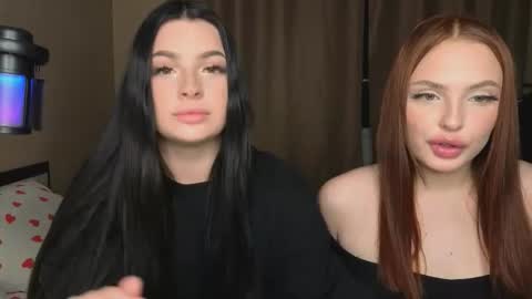 Snapshot of lisaanddenis chatting on 7, 10, 2025 Lisa and Den online show from 7, 10, 2025