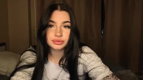 Snapshot of lisaanddenis chatting on 19, 11, 2025 Lisa and Den online show from 19, 11, 2025