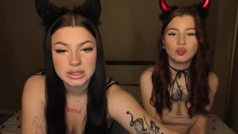 Snapshot of lisaanddenis chatting on 14, 12, 2025 Lisa and Den online show from 14, 12, 2025