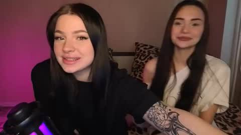 Snapshot of lisaanddenis chatting on 17, 12, 2025 Lisa and Den online show from 17, 12, 2025