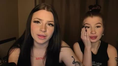 Snapshot of lisaanddenis chatting on 21, 12, 2025 Lisa and Den online show from 21, 12, 2025