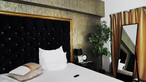 Snapshot of lisacroft chatting on 26, 2, 2025 lisacroft online show from 26, 2, 2025