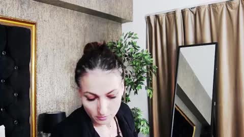 Snapshot of lisacroft chatting on 27, 2, 2025 lisacroft online show from 27, 2, 2025