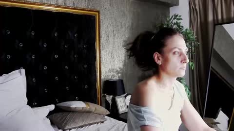 Snapshot of lisacroft chatting on 1, 3, 2025 lisacroft online show from 1, 3, 2025