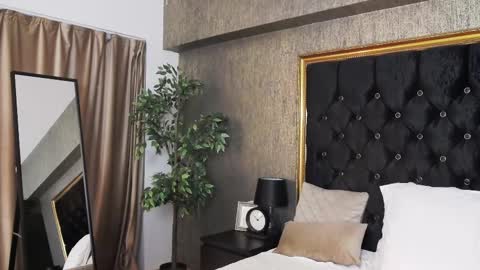 Snapshot of lisacroft chatting on 5, 3, 2025 lisacroft online show from 5, 3, 2025