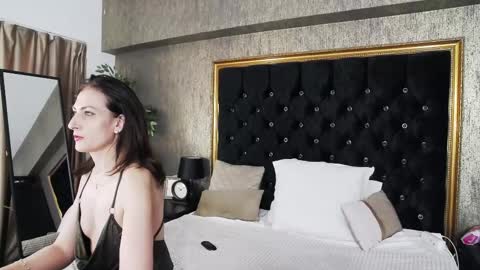 Snapshot of lisacroft chatting on 5, 3, 2025 lisacroft online show from 5, 3, 2025