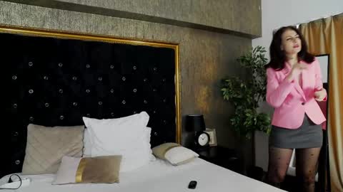 Snapshot of lisacroft chatting on 7, 3, 2025 lisacroft online show from 7, 3, 2025