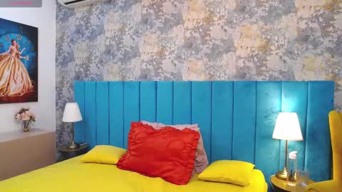 Snapshot of lisacroft chatting on 19, 9, 2025 lisacroft online show from 19, 9, 2025