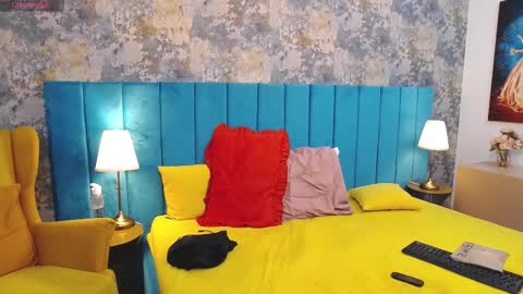 Snapshot of lisacroft chatting on 20, 9, 2025 lisacroft online show from 20, 9, 2025