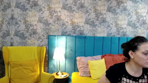 Snapshot of lisacroft chatting on 12, 10, 2025 lisacroft online show from 12, 10, 2025