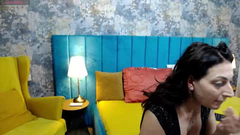 Snapshot of lisacroft chatting on 28, 10, 2025 lisacroft online show from 28, 10, 2025