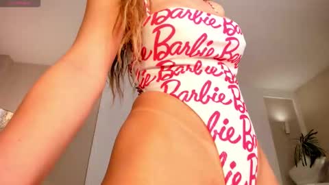 Lisa  Flowers online show from 14, 2, 2026