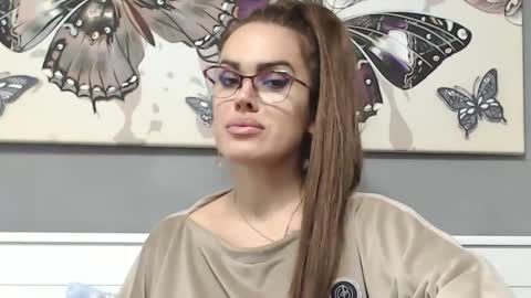 Lisa Grand online show from 6, 2, 2025