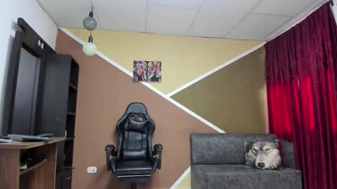 Snapshot of lisagray_1 chatting on 8, 1, 2026 Lisa Gray Independent Model online show from 8, 1, 2026